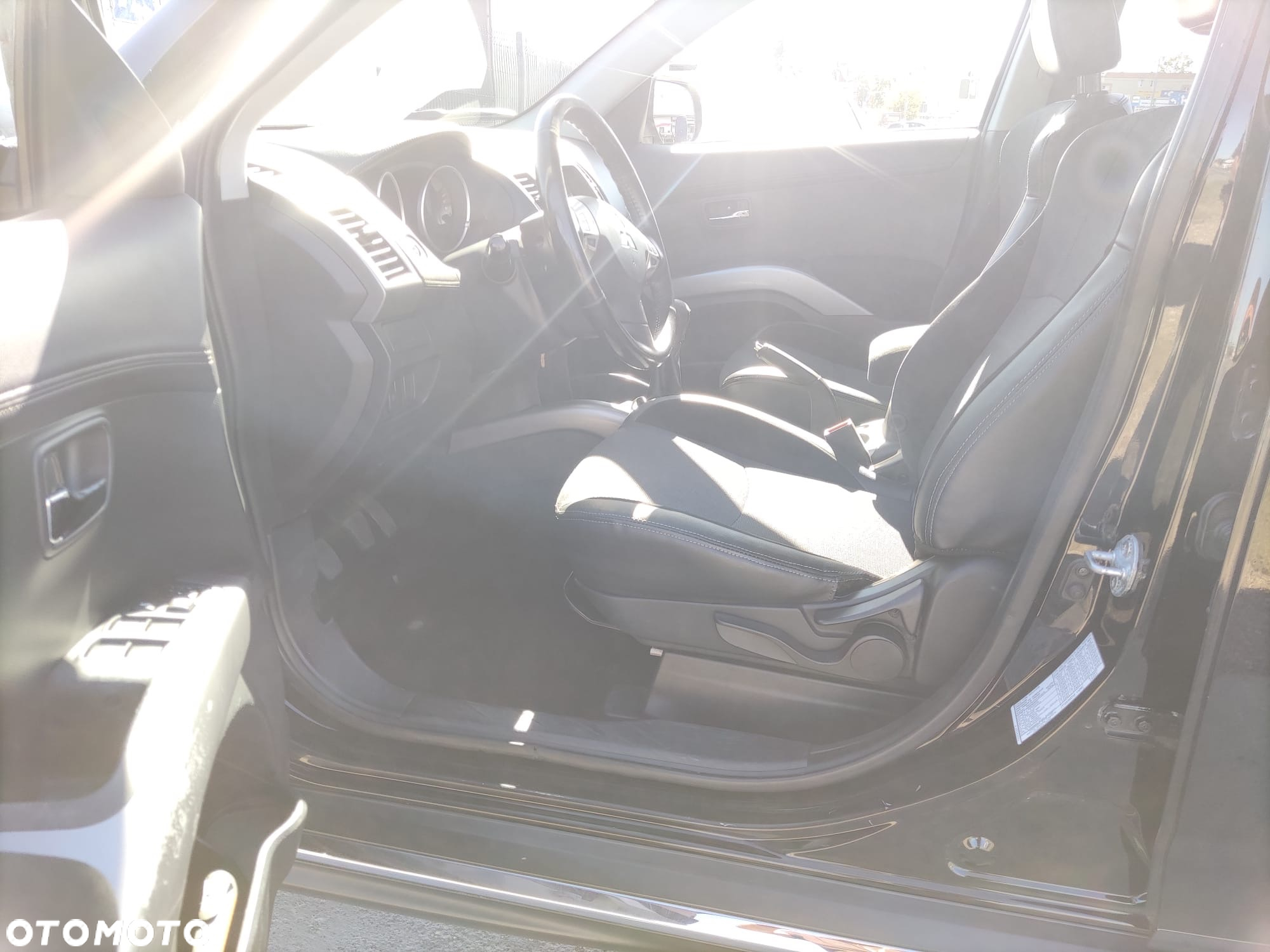 Mitsubishi Outlander 2.0 Intense + NAVI 2WD EU5 - 15
