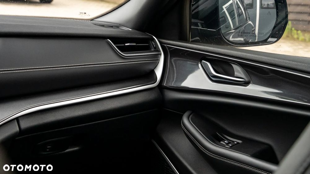 Jeep Grand Cherokee - 16