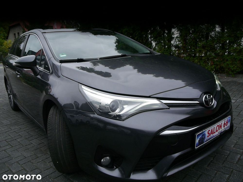 Toyota Avensis 2.0 D-4D Premium - 9