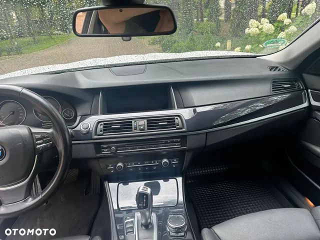 BMW Seria 5 530d xDrive Sport-Aut Modern Line - 7