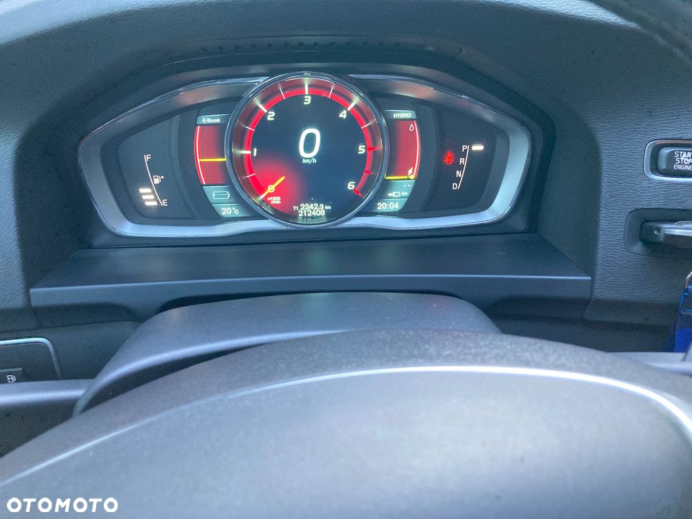 Volvo V60 D6 AWD Plug-in Hybrid Momentum - 7