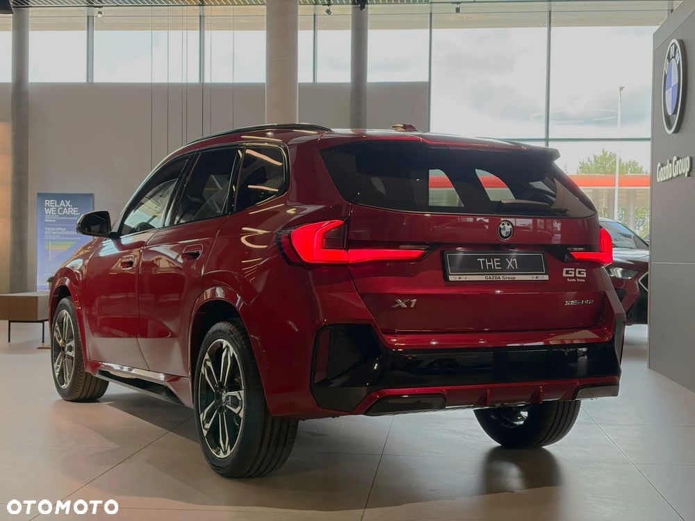 BMW X1 sDrive20i mHEV - 11