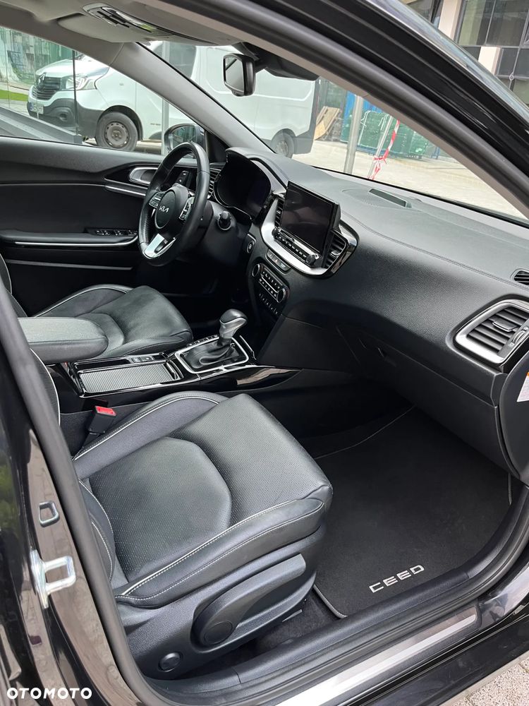 Kia Ceed - 12