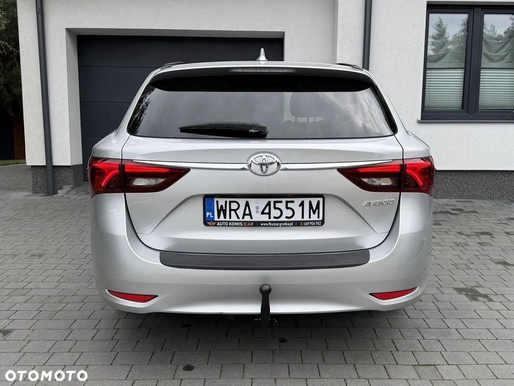 Toyota Avensis 1.8 Premium - 22