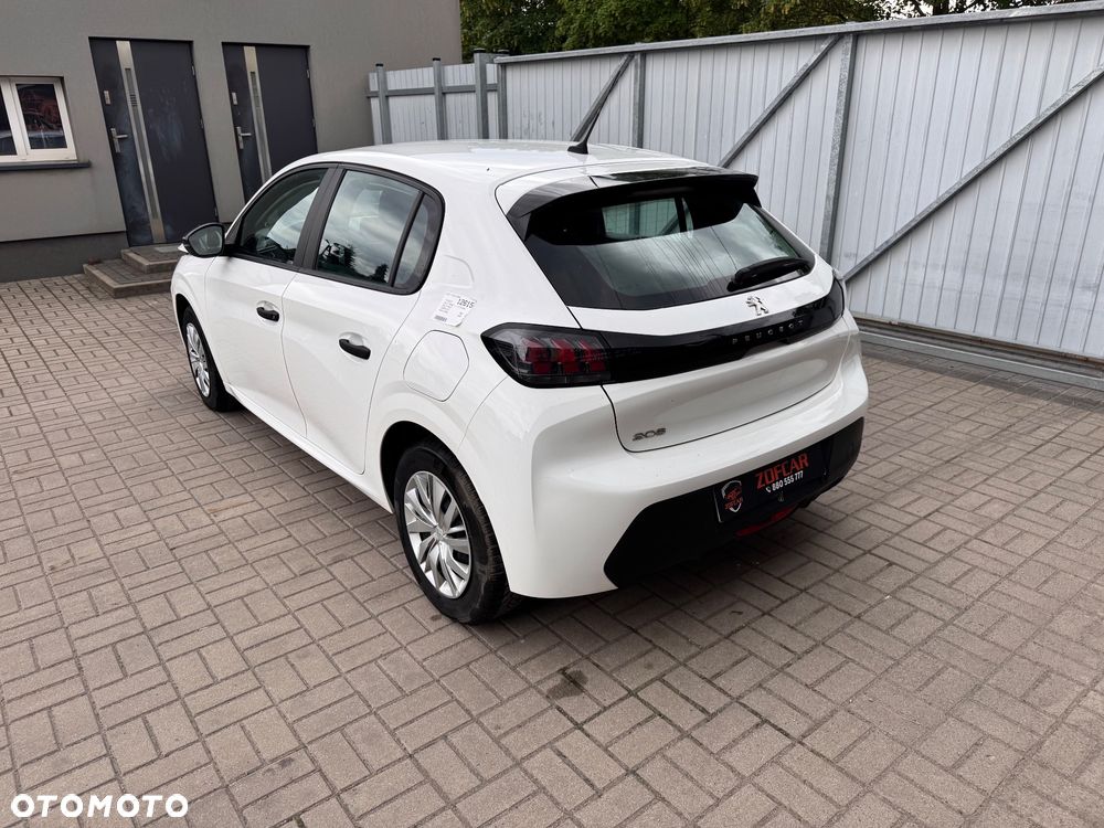 Peugeot 208 - 3