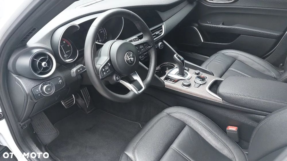 Alfa Romeo Giulia 2.0 Turbo TI Q4 - 6