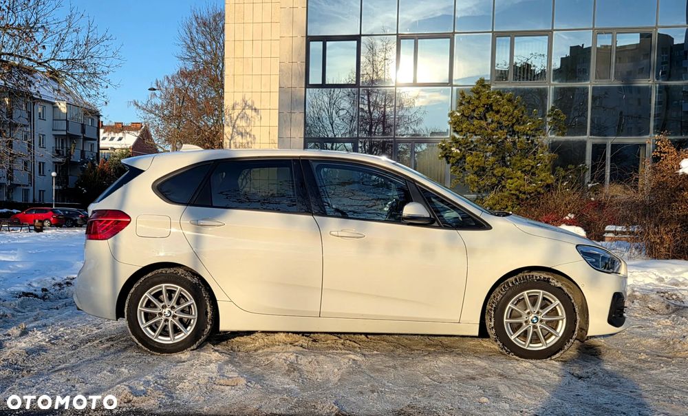 BMW Seria 2 218d - 5