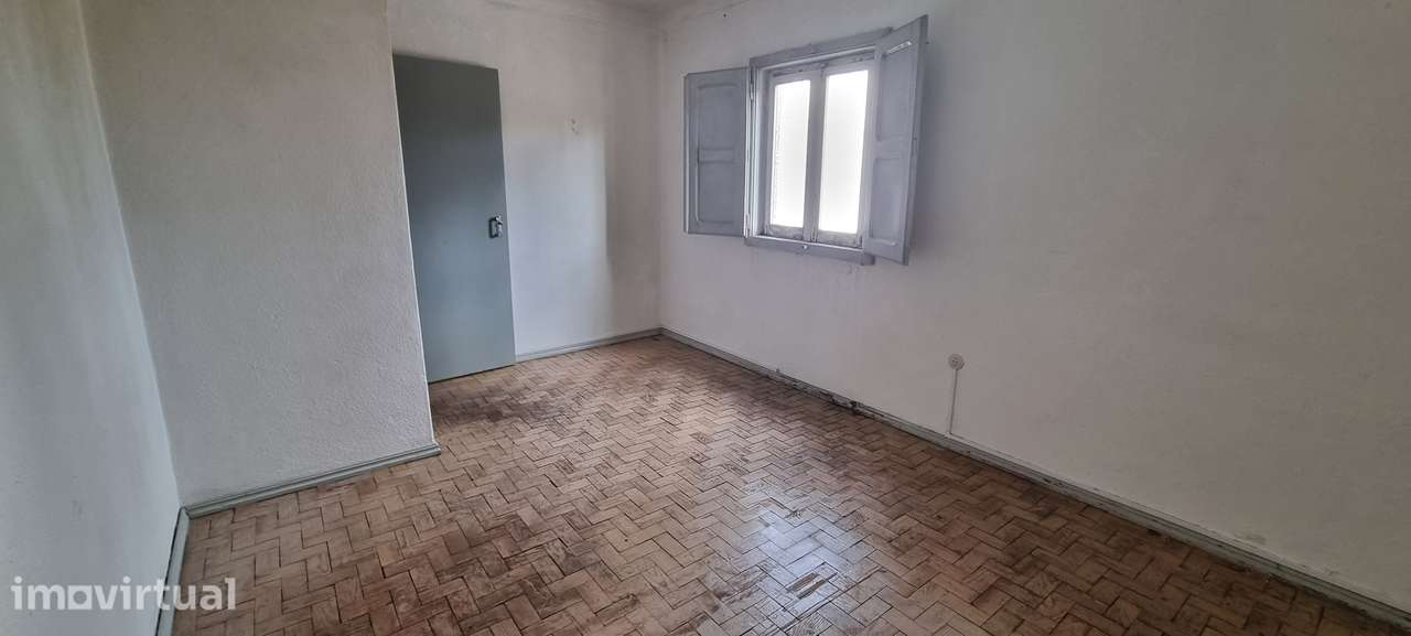 Moradia T8 (9 Assoalhadas) com Terreno- Vale de Gaviões - Margem - Grande imagem: 3/33