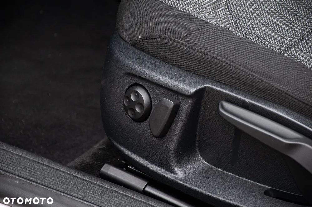 Volkswagen Passat 2.0 Blue TDI SCR Highline - 40