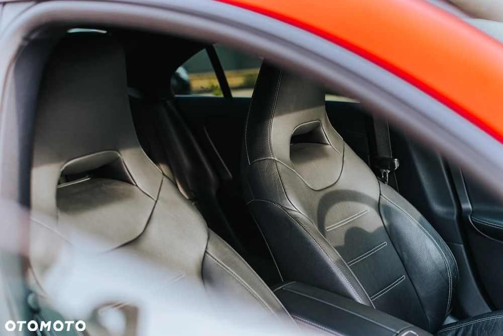 Mercedes-Benz CLA 250 4-Matic 7G-DCT - 17
