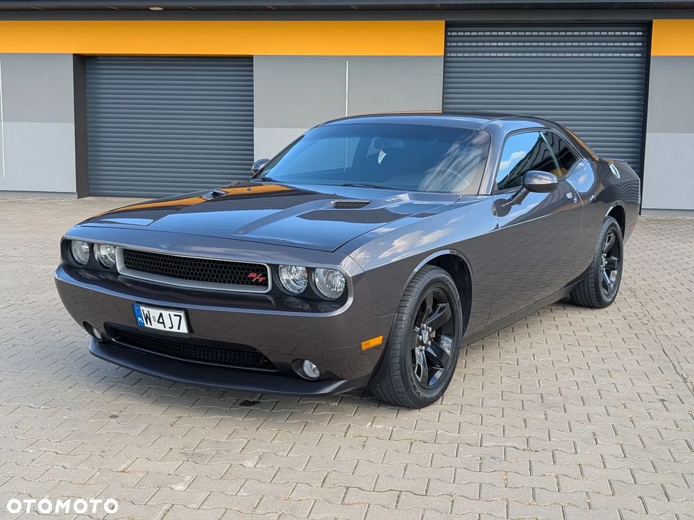 Dodge Challenger - 8
