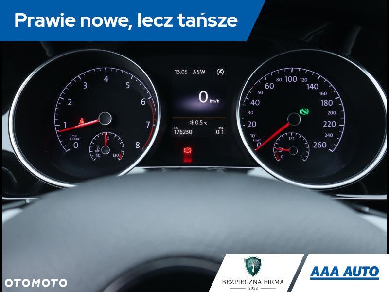 Volkswagen Touran - 12