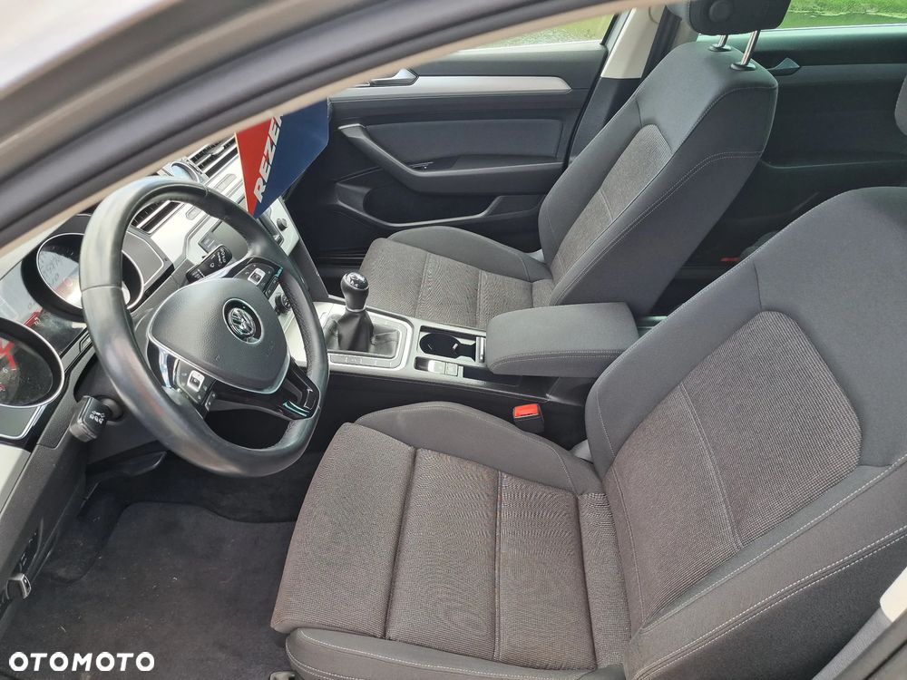 Volkswagen Passat - 7