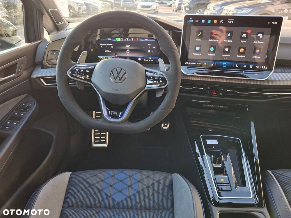 Volkswagen Golf - 22