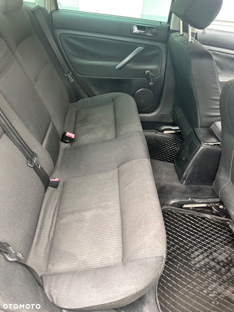 Volkswagen Passat 1.9 TDI Basis - 8