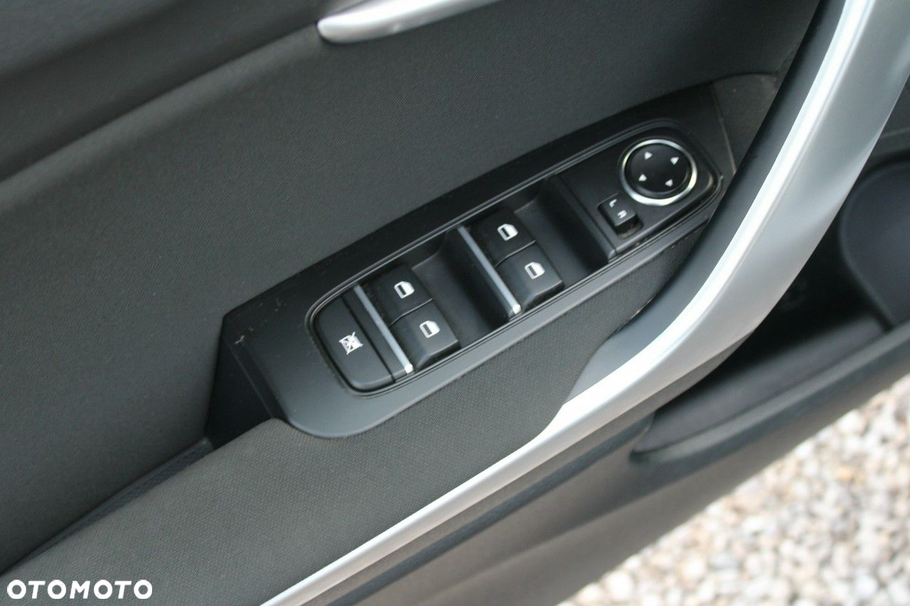 Kia Ceed - 15