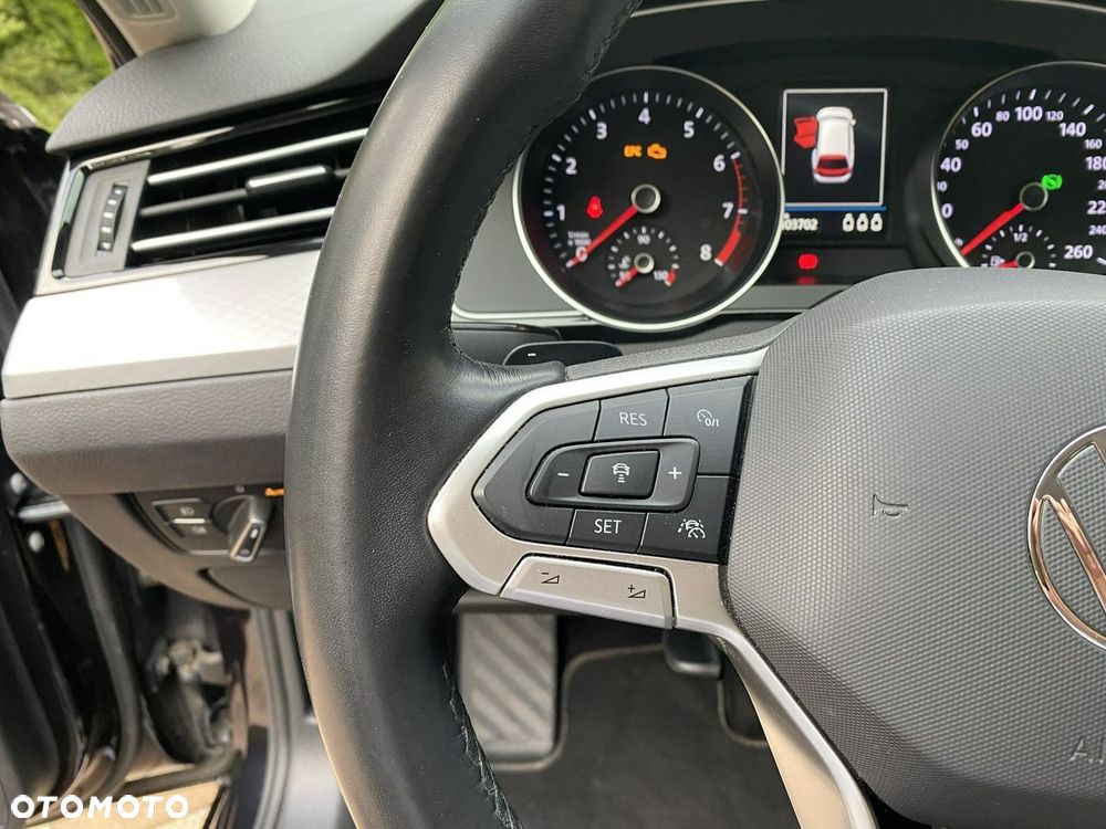 Volkswagen Passat - 18