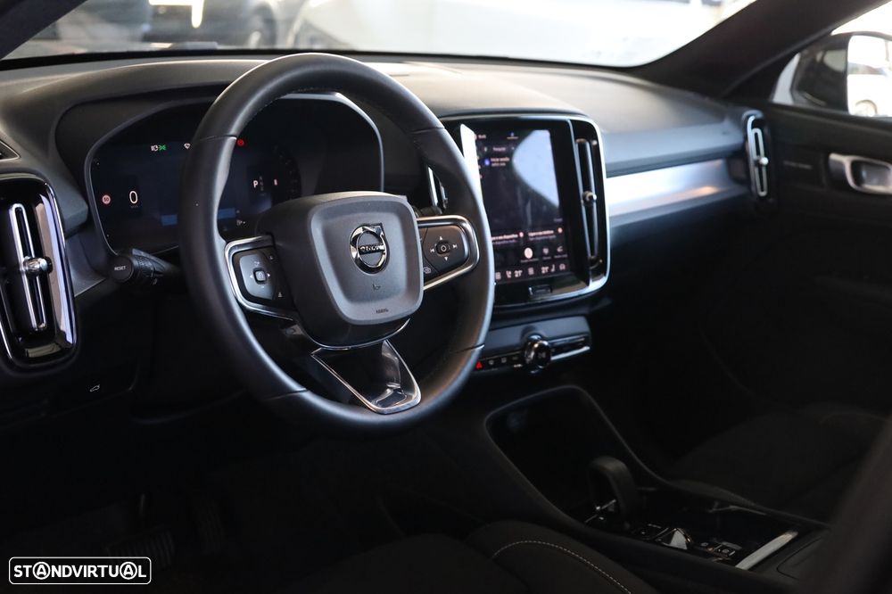 Volvo XC 40 2.0 B3 Plus Dark - 12