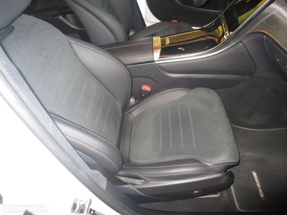 Mercedes-Benz GLC 300 - 26