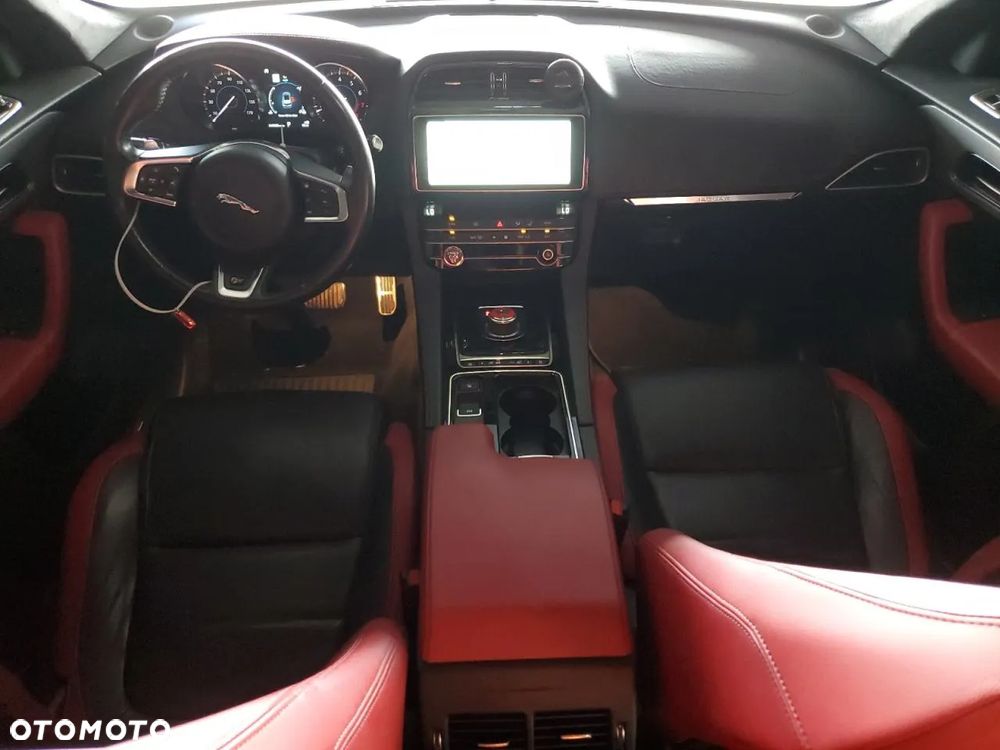 Jaguar F-Pace 3.0 V6 AWD S - 8