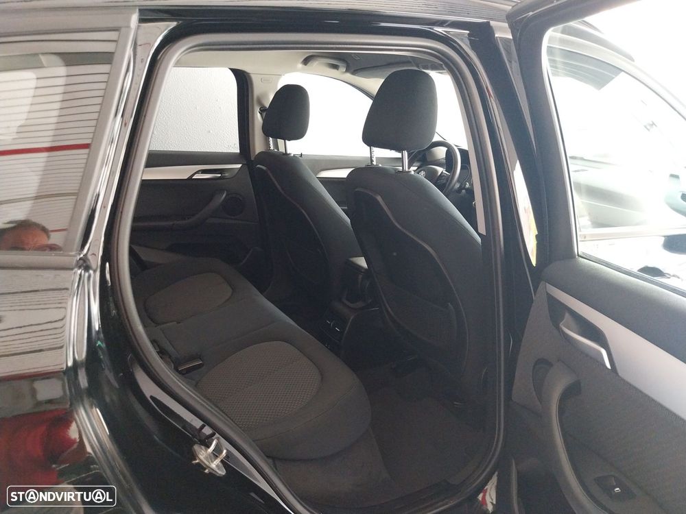 BMW X1 25 e xDrive - 8