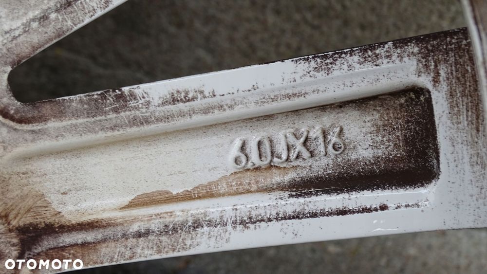 renault twingo iii - felga 6jx16 4x100 et50 - 8