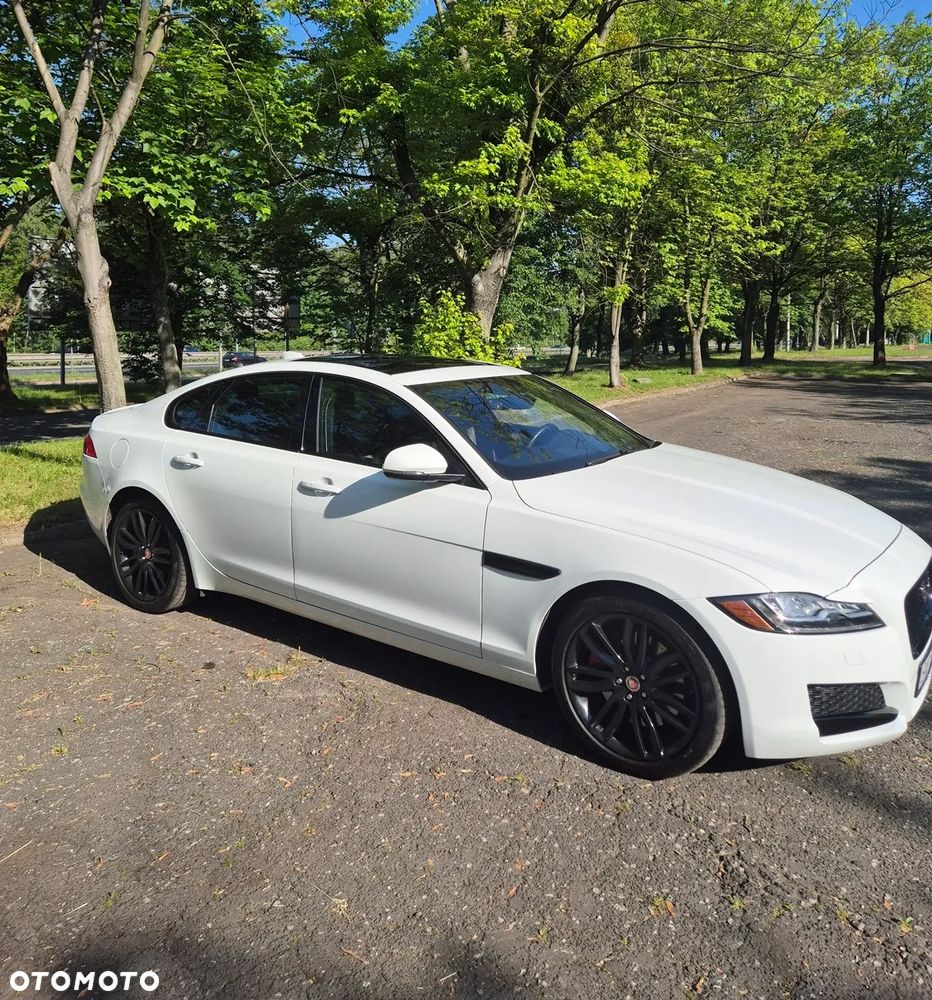 Jaguar XF 2.0 T Prestige - 11