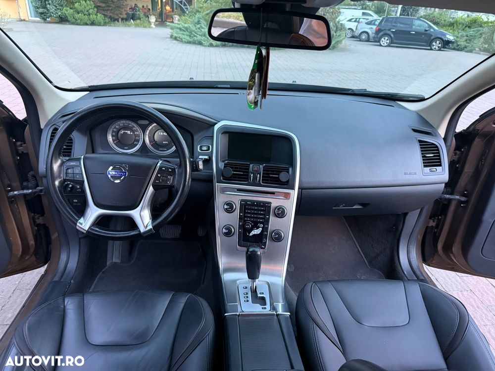 Volvo XC 60 D5 AWD Summum - 4