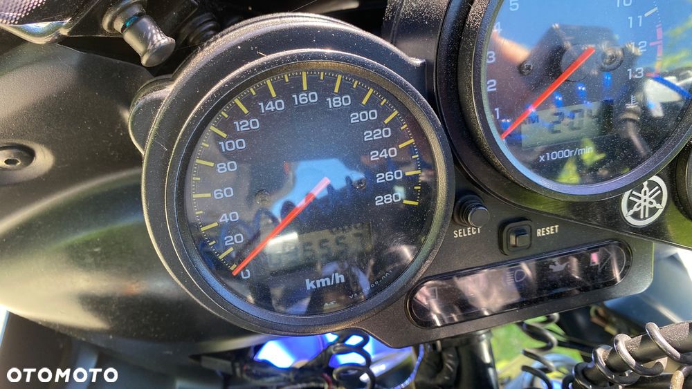 Yamaha FZS - 9