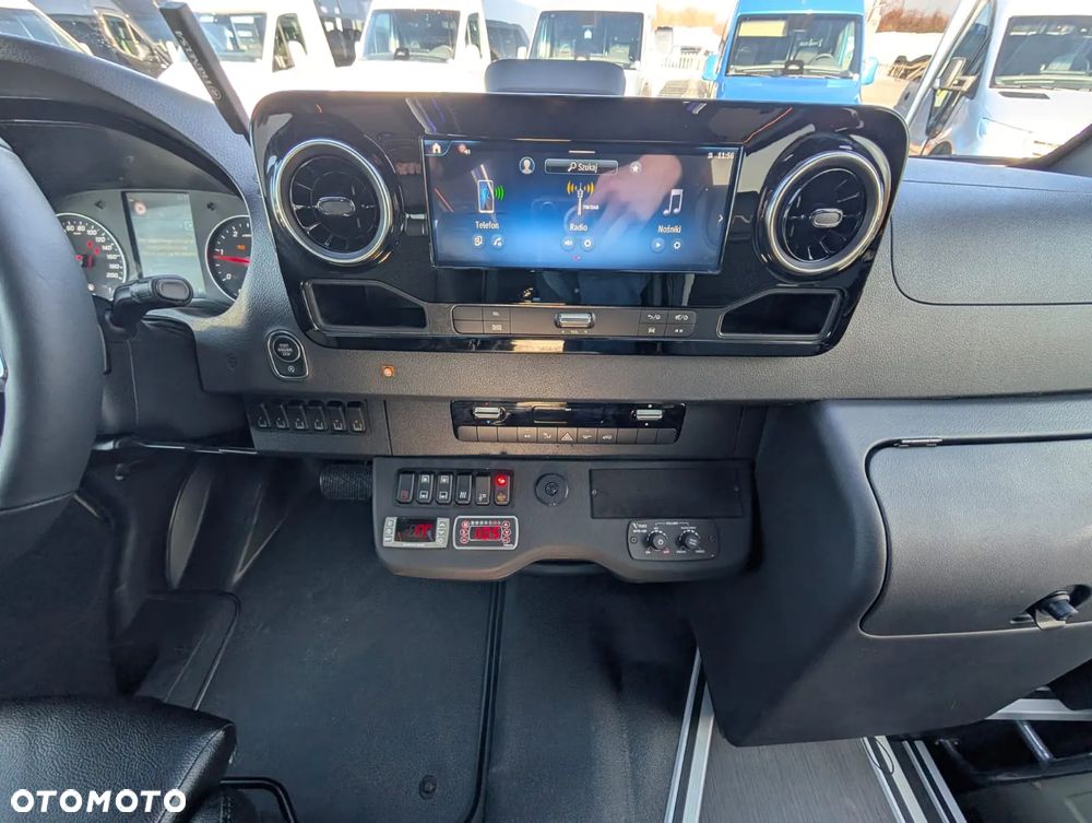 Mercedes-Benz Sprinter 519 - 25