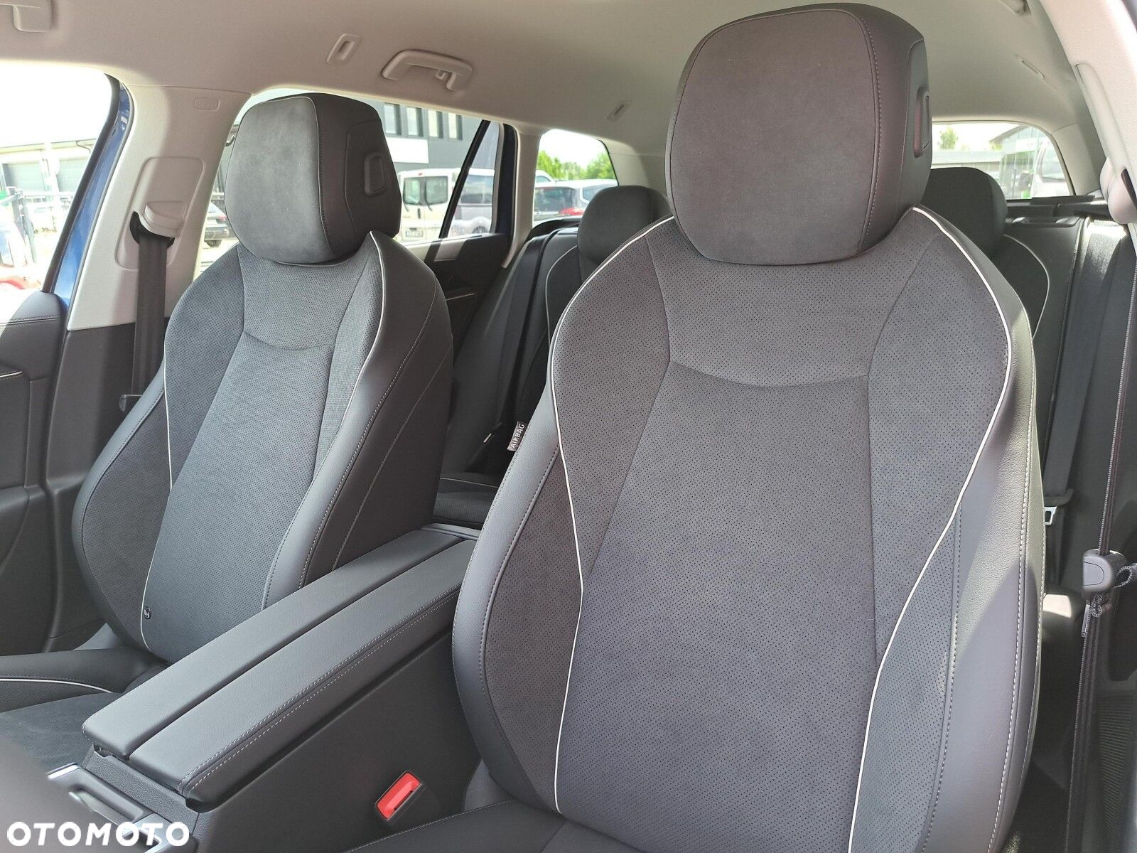 Volkswagen Passat - 11
