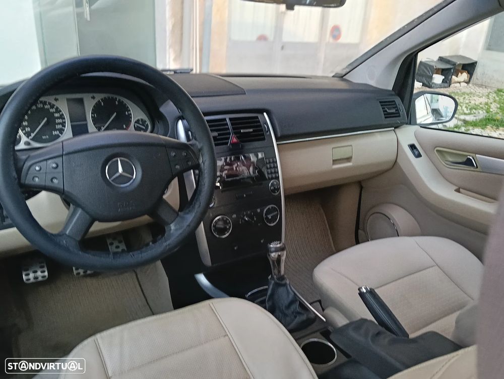 Mercedes-Benz B 200 CDI - 11