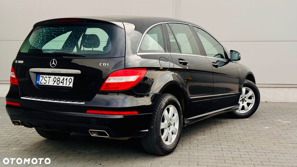 Mercedes-Benz Klasa R 300 CDI 7G-TRONIC DPF BlueEFFICIENCY Grand Edition - 4