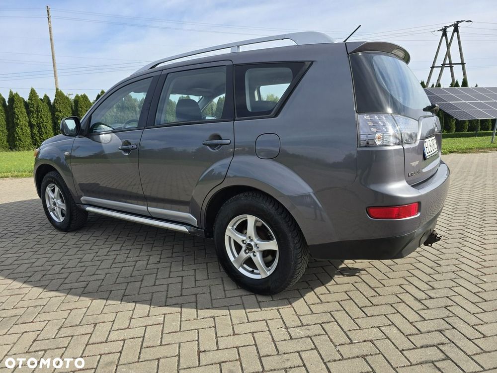 Mitsubishi Outlander - 12