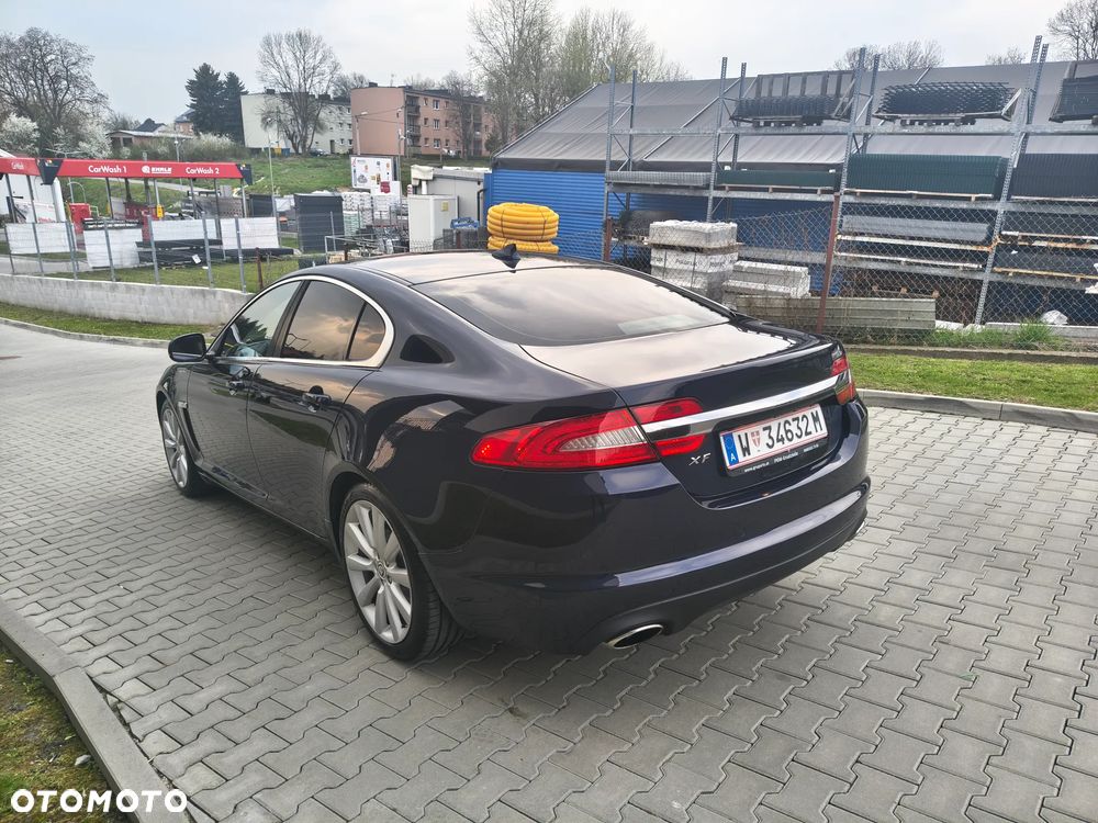Jaguar XF 3.0 V6 D Luxury - 4