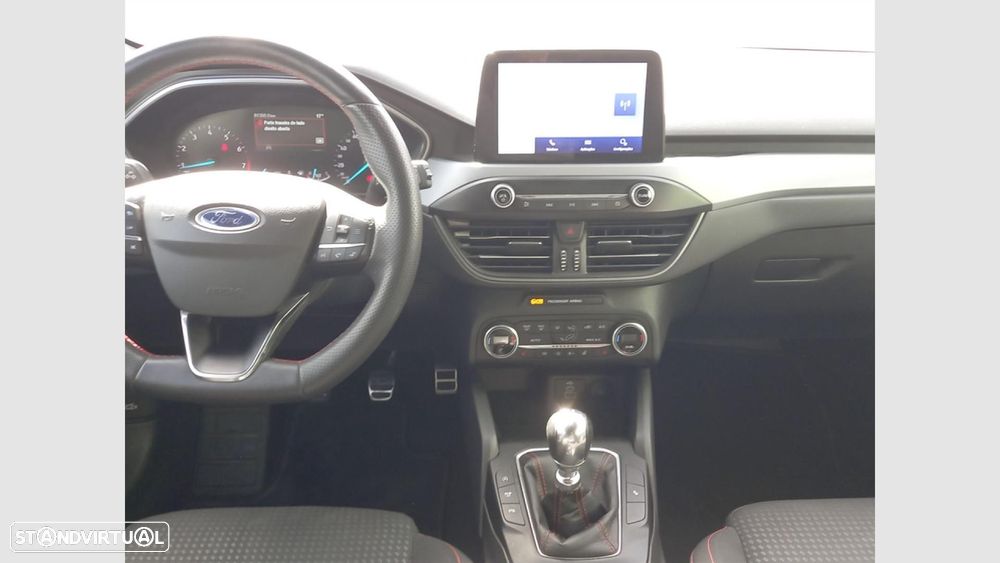 Ford Focus SW 1.0 EcoBoost MHEV ST-Line - 36