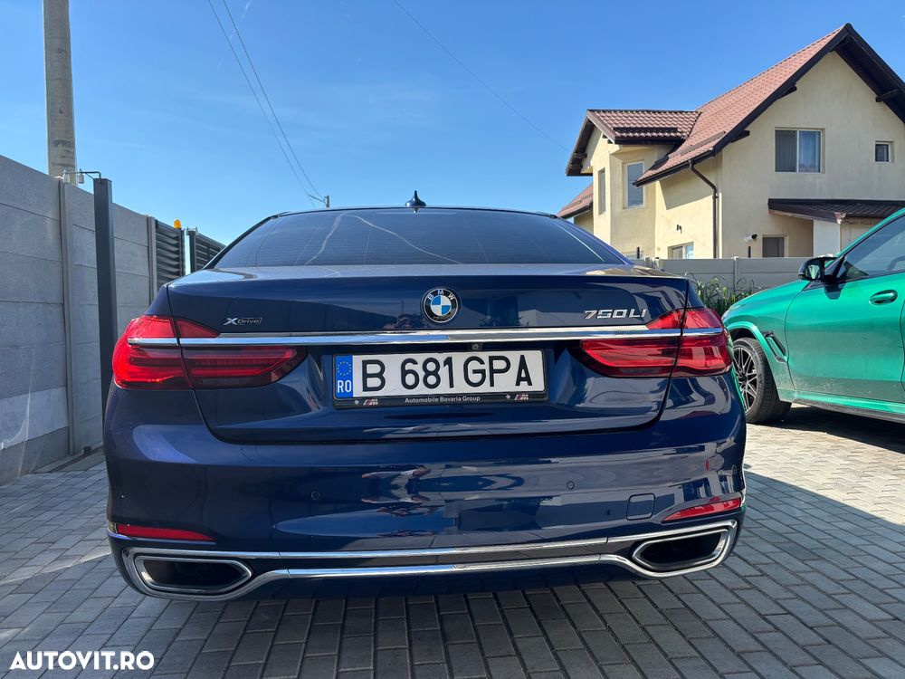 BMW Seria 7 750Li xDrive - 38