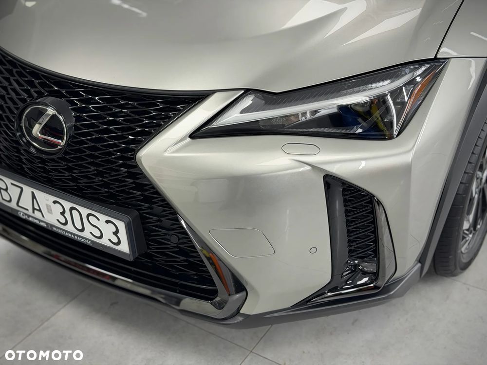Lexus UX 300h F Sport Design - 30