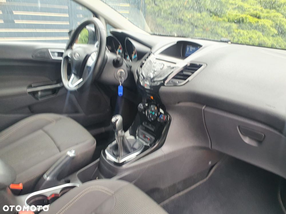 Ford Fiesta 1.0 EcoBoost S&S TITANIUM - 13