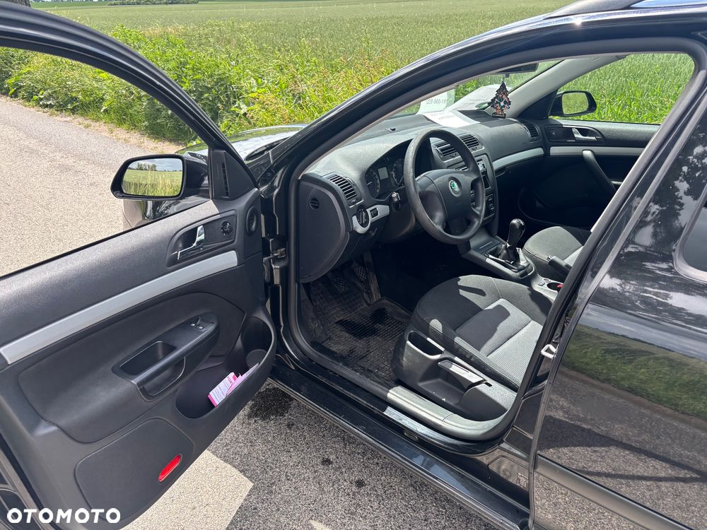 Skoda Octavia 1.6 FSI Ambiente - 14