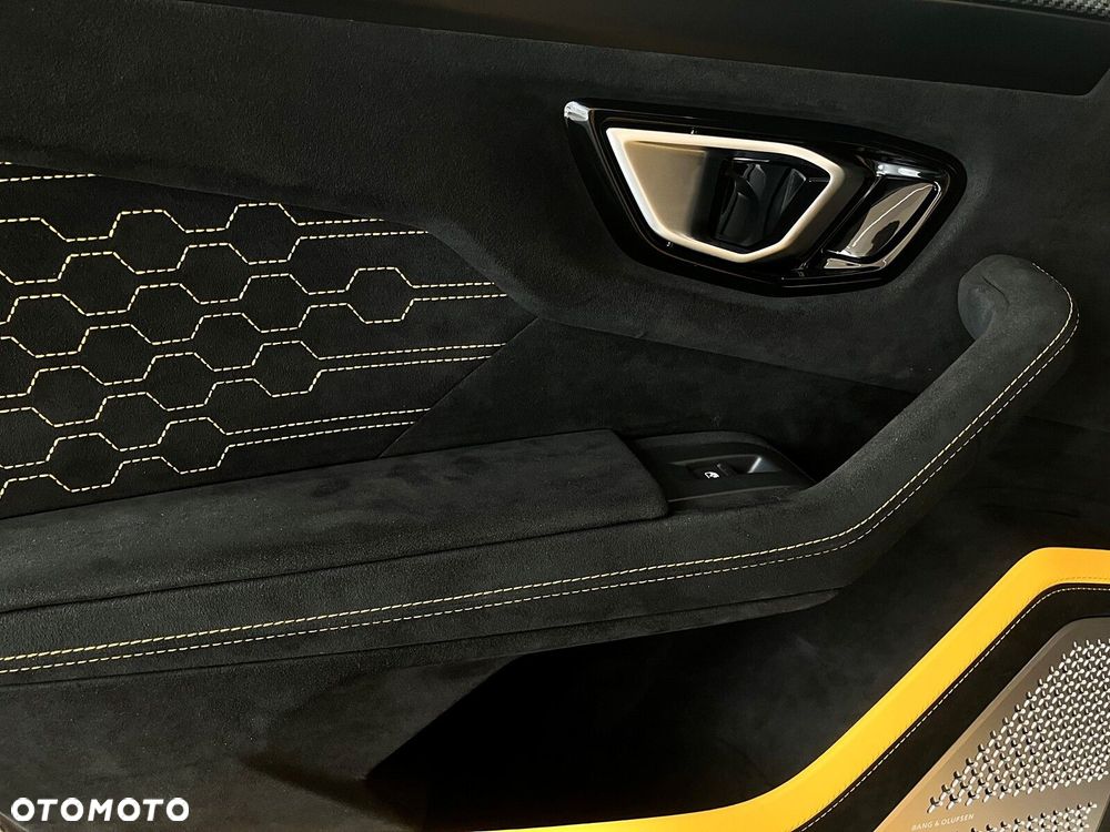 Lamborghini Urus - 15