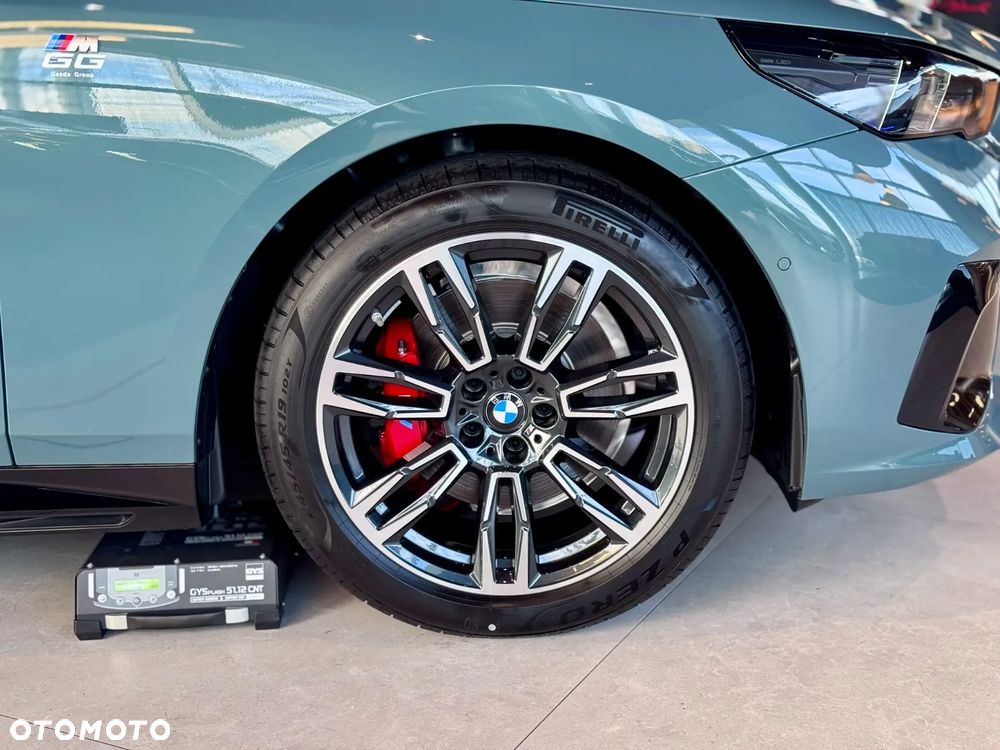 BMW Seria 5 520d xDrive mHEV M Sport - 10