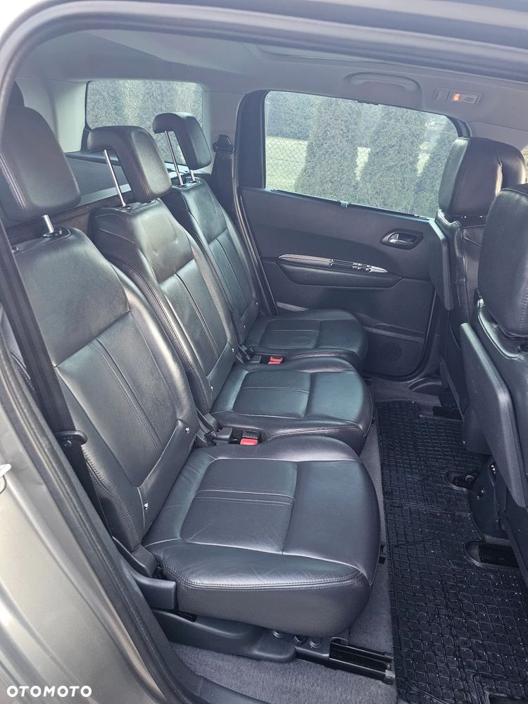 Peugeot 5008 - 5