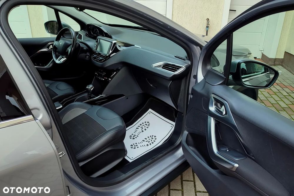 Peugeot 2008 PureTech 110 GPF Stop&Start EAT6 Allure - 22