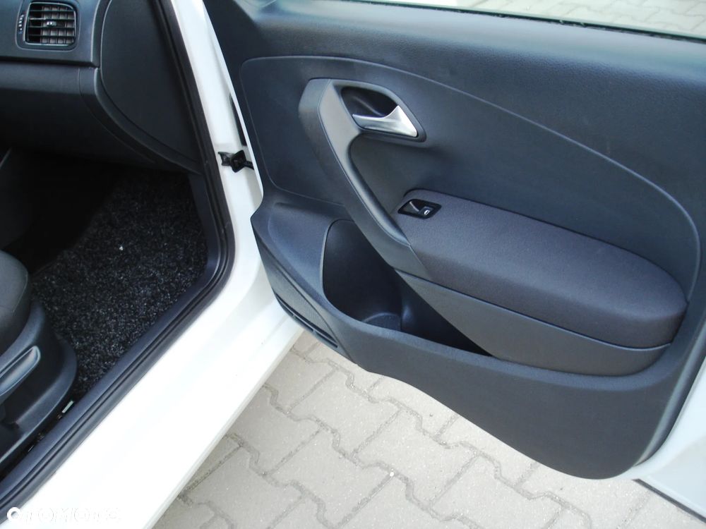 Volkswagen Polo 1.4 TDI BMT Comfortline - 13