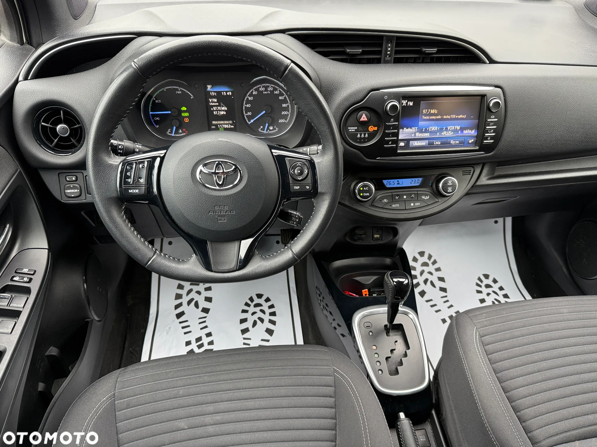 Toyota Yaris Hybrid 100 Selection Passion - 2