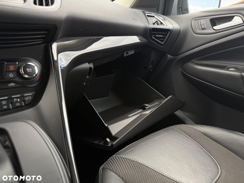 Ford Kuga 2.0 TDCi 4x4 Titanium - 26