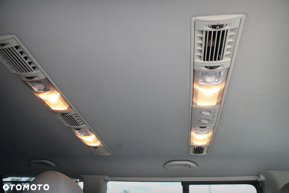 Volkswagen Caravelle L2 - 30