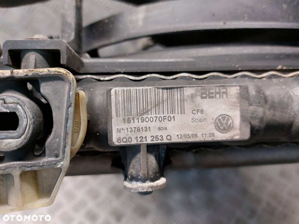 CHŁODNICA WODY KLIMATYZACJI WENTYLATOR VW POLO IV LIFT 1.2 6V 6Q0820411K - 3