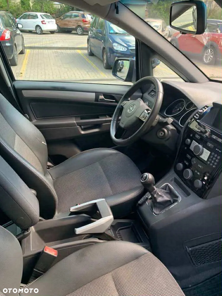 Opel Zafira - 9